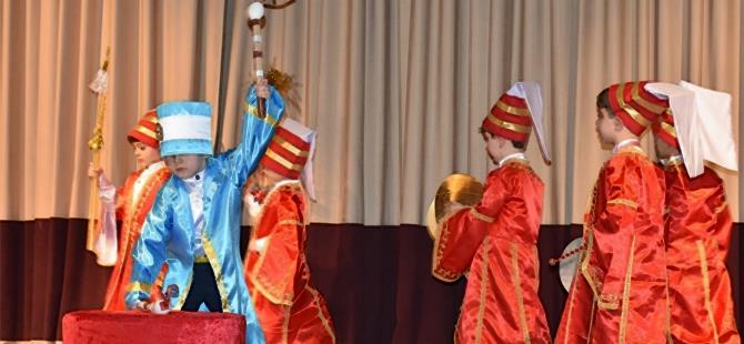 Minik Öğrencilerden Yılsonuna Özel Şenlik 22