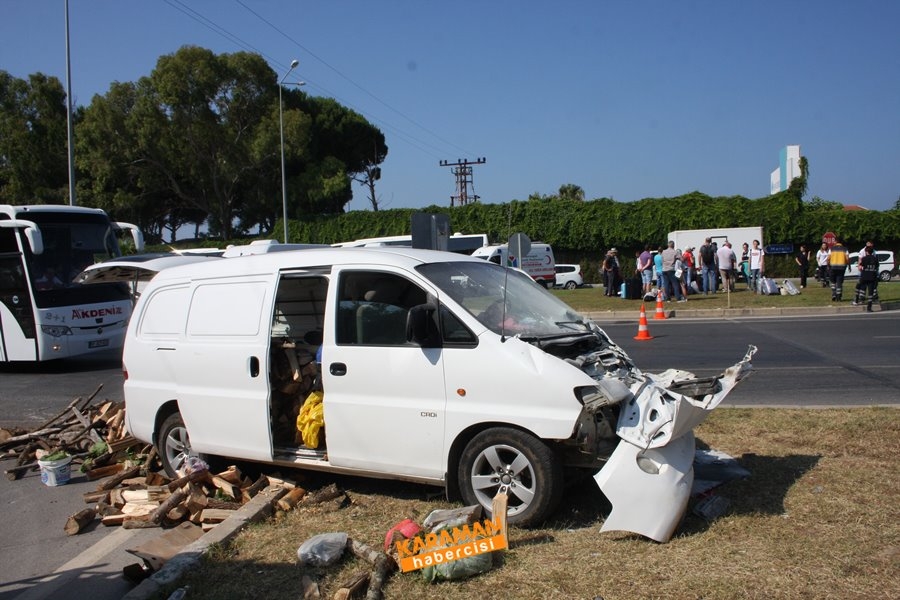 Antalya’da Trafik Kazası: 4’ü Turist 9 Yaralı 5
