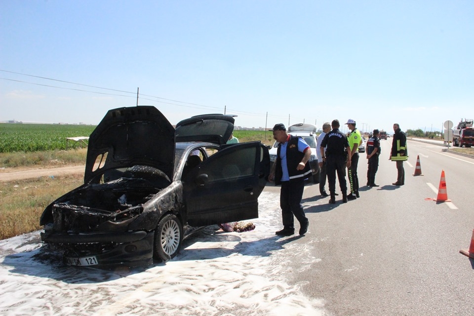 Karaman Ereğli Yolu Araç Yangını 8