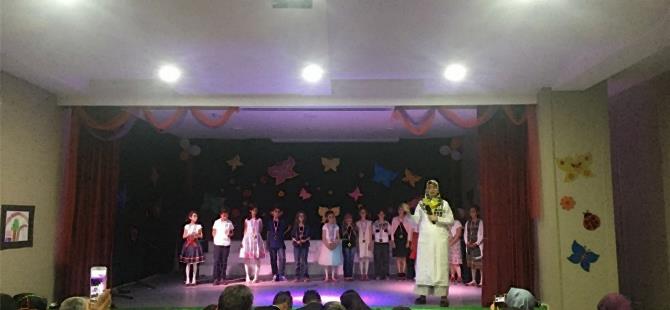 Minik Yüreklerden Şiir Dinletisi 5