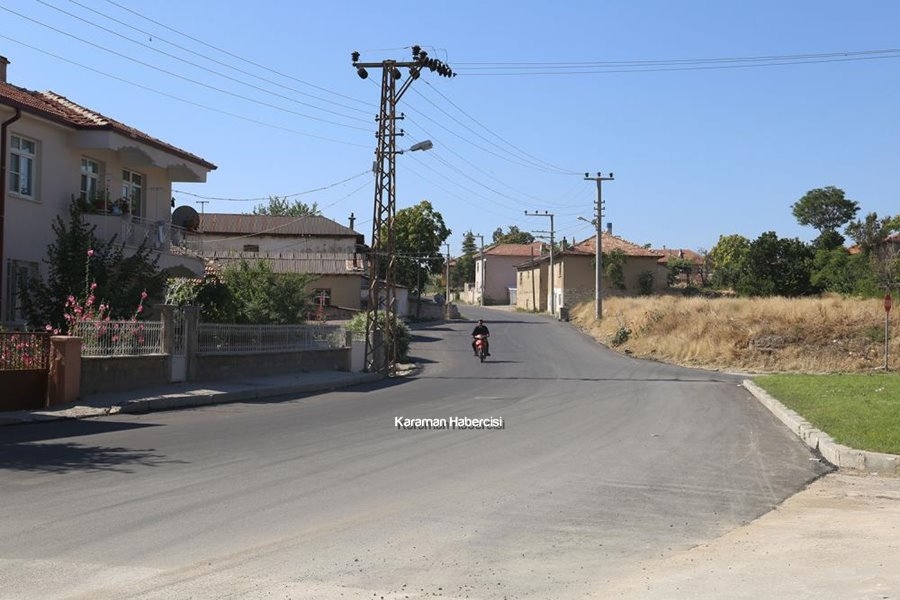 Kanuni Sultan Süleyman Caddesi’nde asfalt çalışması 1