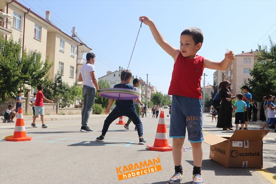 Karaman Emniyeti Çocuklar İçin Sokaklarda 11