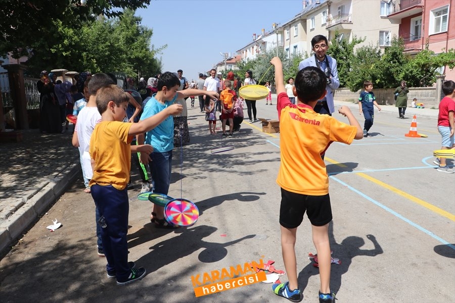 Karaman Emniyeti Çocuklar İçin Sokaklarda 12