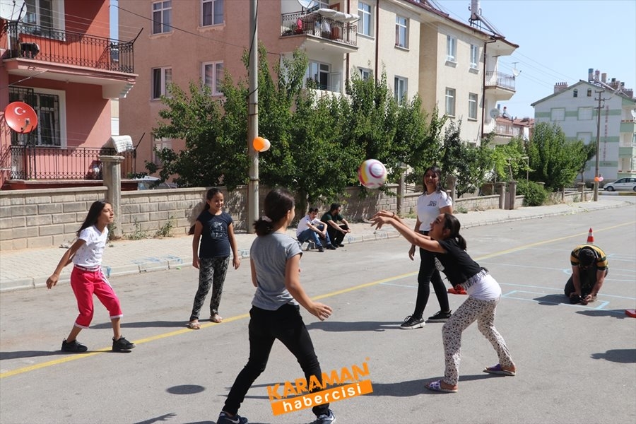 Karaman Emniyeti Çocuklar İçin Sokaklarda 4