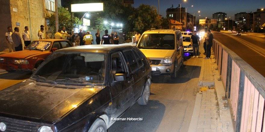 Karaman'da Köprülü Kavşakta Araçlar Birbirine Girdi