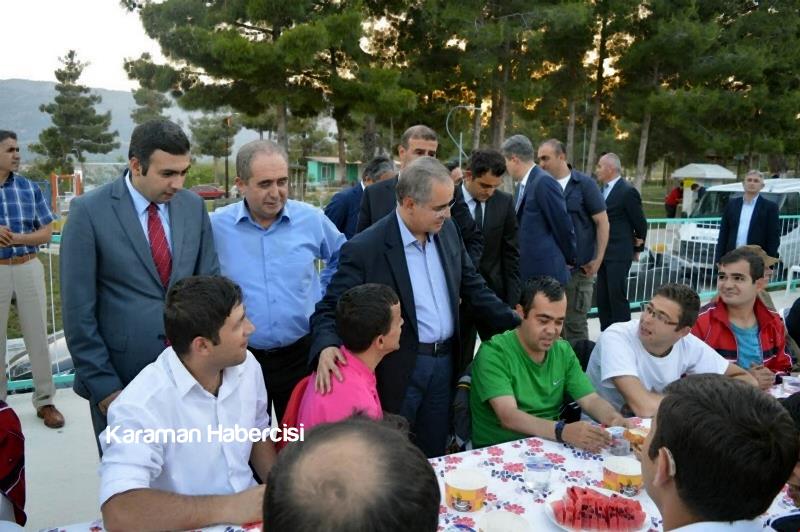 Vali Tapsız, İftarda Ermeneklilerle Bir Araya Geldi 2