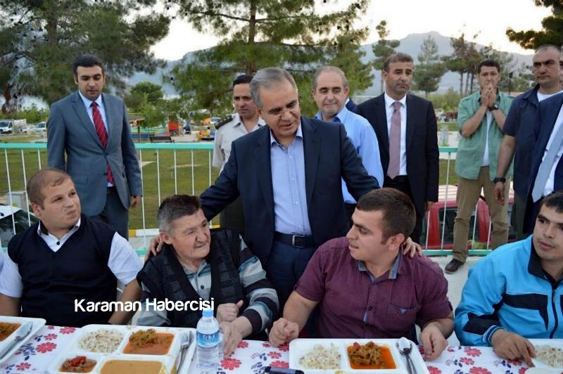 Vali Tapsız, İftarda Ermeneklilerle Bir Araya Geldi 3