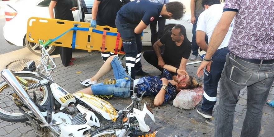 Karaman'da Otomobil İle Motosiklet Çarpıştı