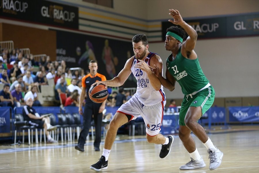 Basketbol: Gloria Kupası 15