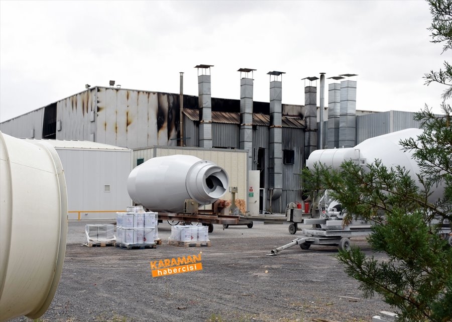 Aksaray'da Fabrika Yangını 12