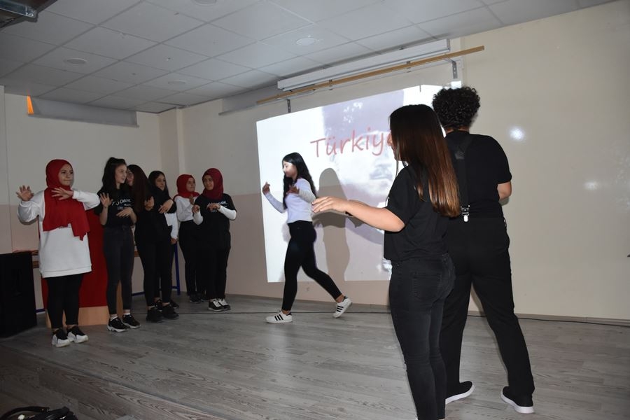 Kurtuluş Mücadelesinin Kadın Kahramanlarını Unutmadılar 19