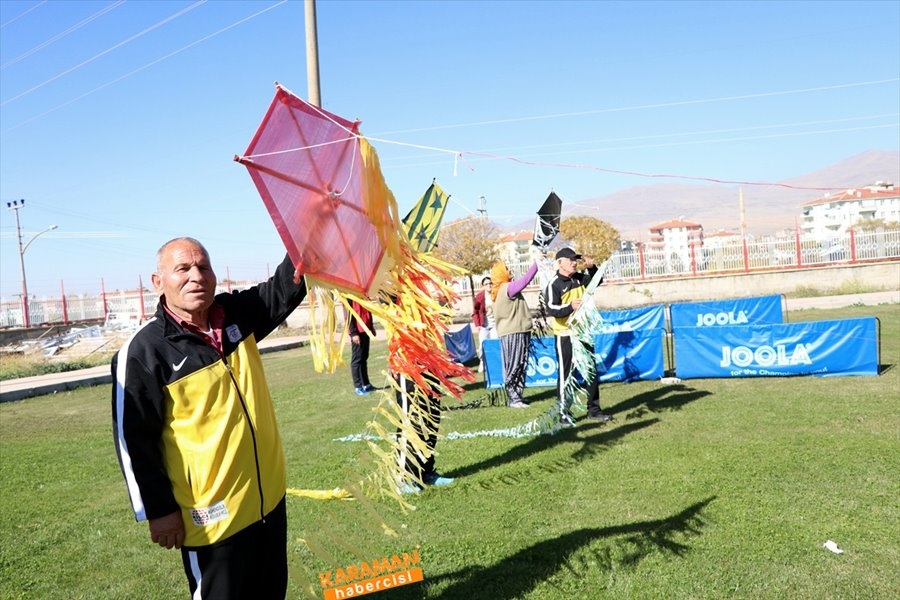 Huzurevi sakinleri geleneksel oyunlarla eğlendi 11