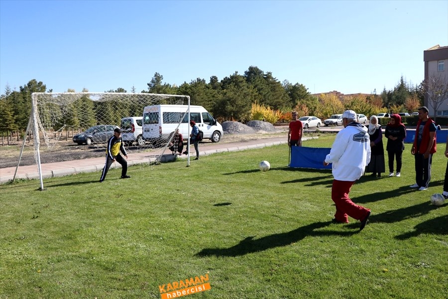 Huzurevi sakinleri geleneksel oyunlarla eğlendi 2