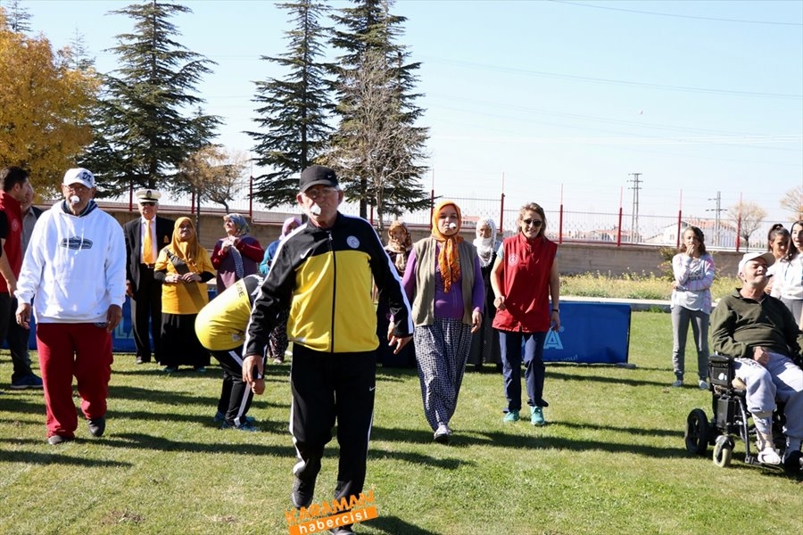 Huzurevi sakinleri geleneksel oyunlarla eğlendi 5