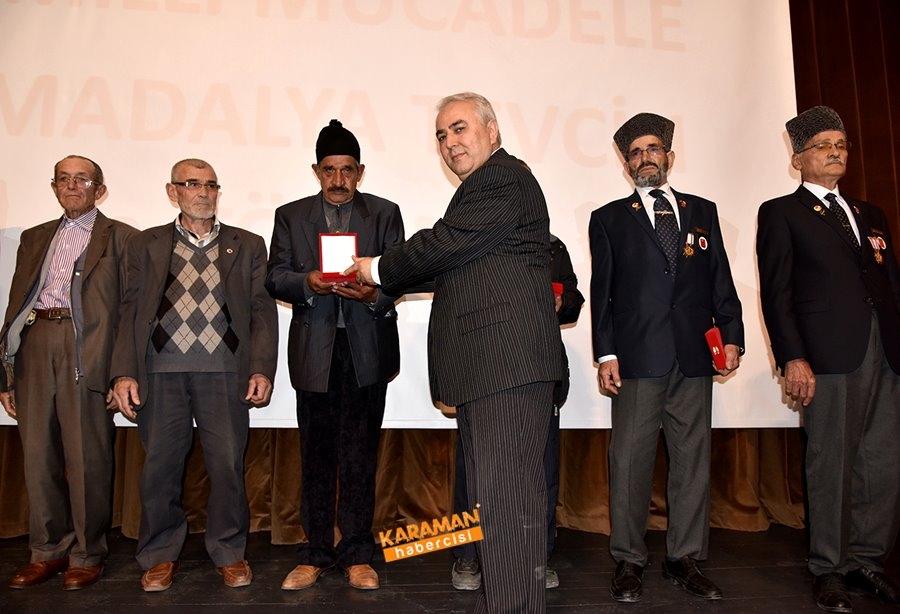 Kıbrıs Barış Harekâtına Katılan Gazilerimize Milli Mücadele Madalya Ve B 10