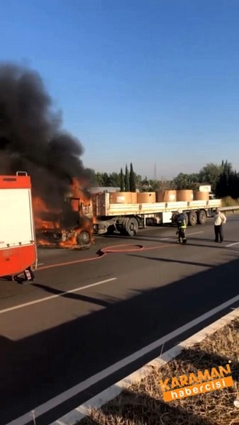 Antalya’da Bobin Kağıdı Yüklü Tır Alev Alev Yandı Kaynak: Antalya’da Bob 1