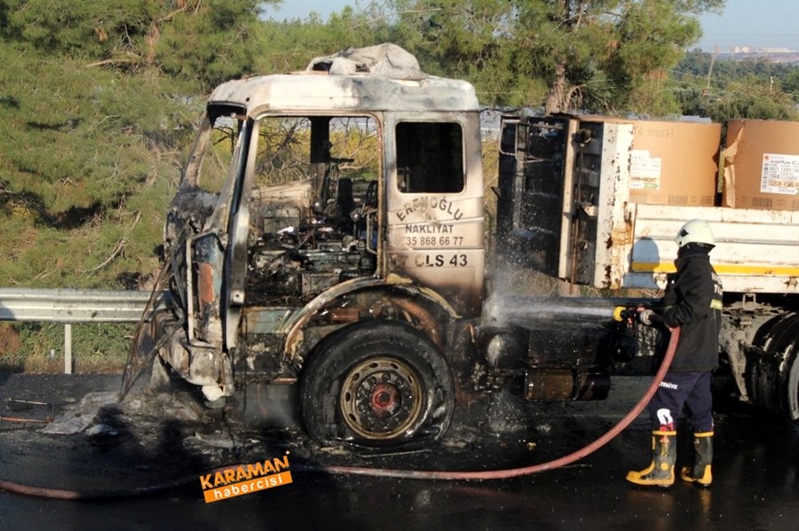 Antalya’da Bobin Kağıdı Yüklü Tır Alev Alev Yandı Kaynak: Antalya’da Bob 10