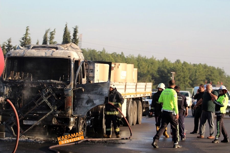 Antalya’da Bobin Kağıdı Yüklü Tır Alev Alev Yandı Kaynak: Antalya’da Bob 3