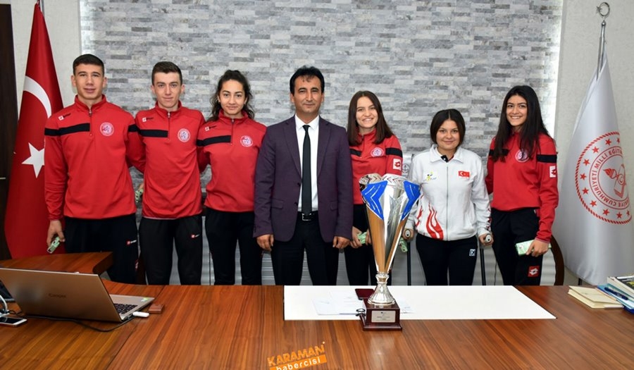 İtalya'da Tarih Yazan Başarılı Sporcular İl Müdürü Mehmet Çalışkan'ı Ziy 1