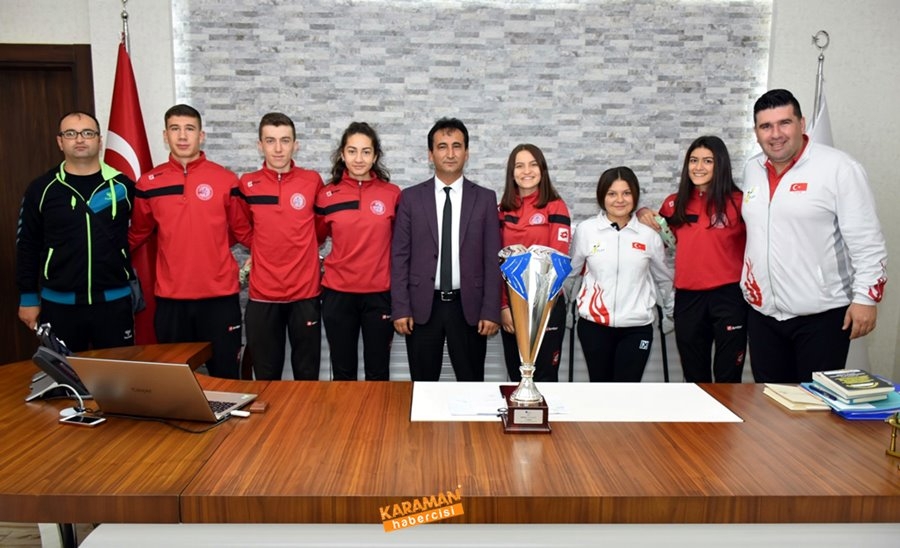 İtalya'da Tarih Yazan Başarılı Sporcular İl Müdürü Mehmet Çalışkan'ı Ziy 7