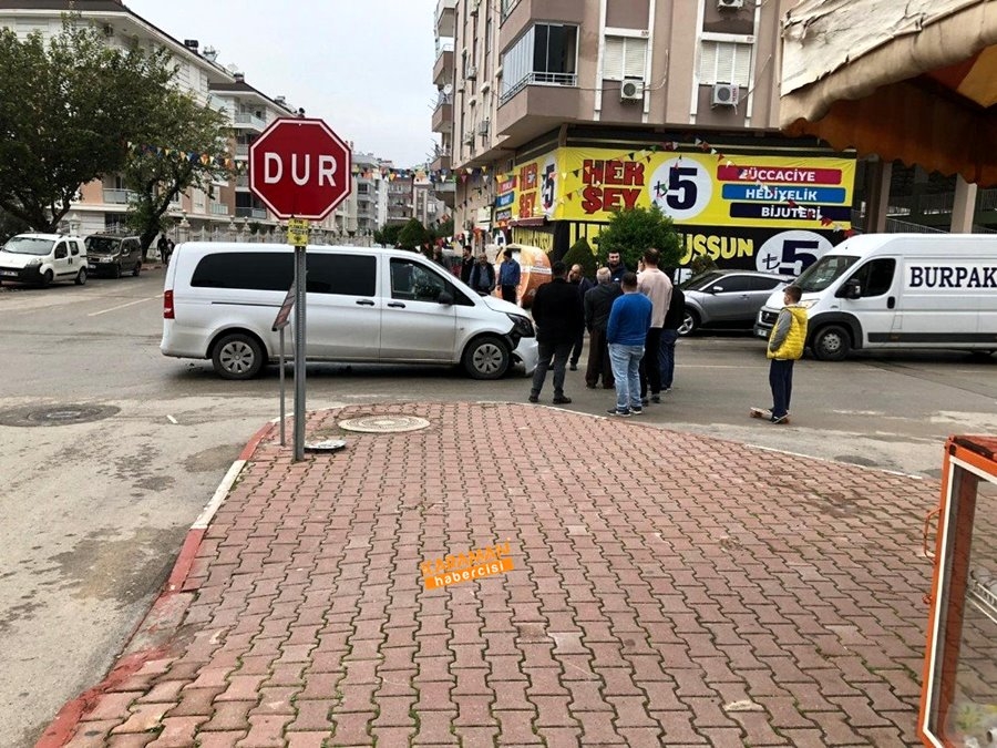 Başpehlivan Ali Gürbüz Kaza Geçirdi Kaynak: Başpehlivan Ali Gürbüz Kaza 2