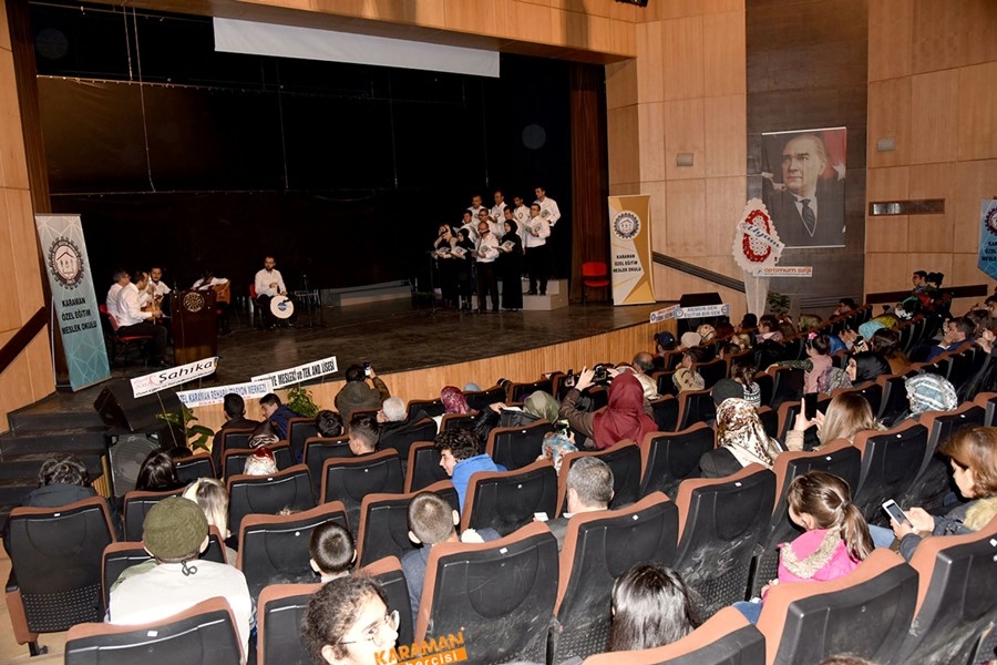 Özel Eğitim Meslek Okulu sahne programıyla göz doldurdu 10