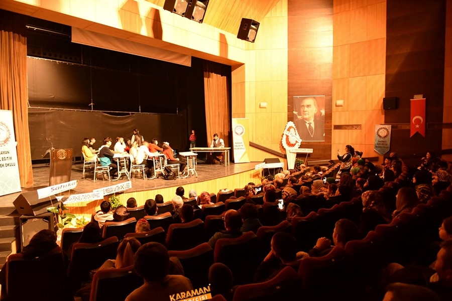 Özel Eğitim Meslek Okulu sahne programıyla göz doldurdu 9