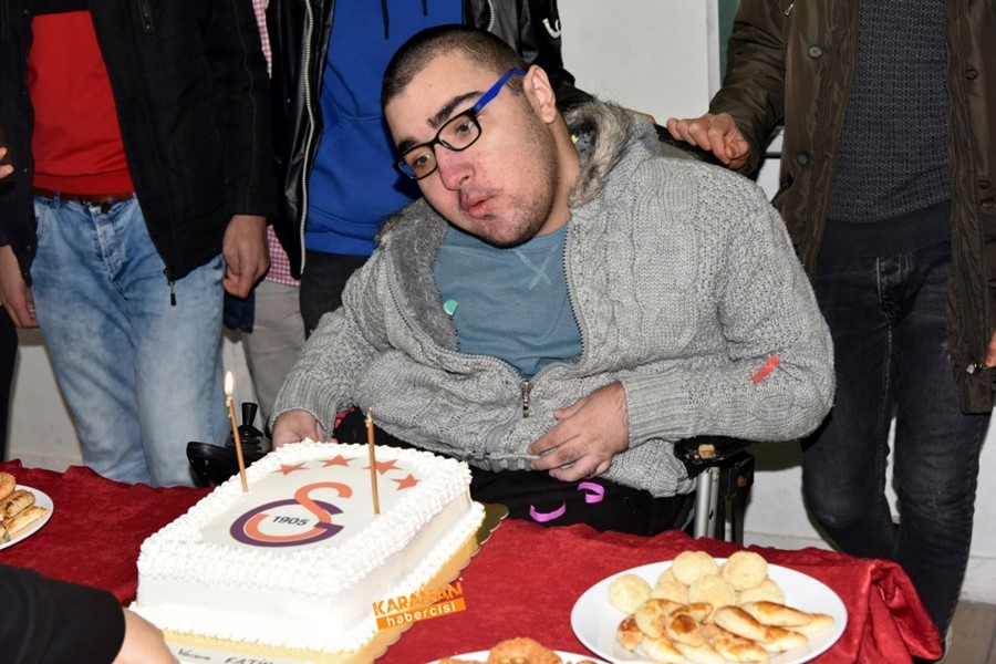 Evde Eğitim Gören Fatih Kılıç, 18. Yaşını Vali Sayın Fahri Meral ve Arka 7