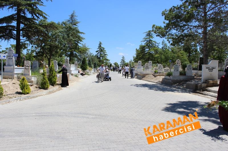 Karaman'da,Bayram Öncesi Mezarlık Ziyareti 10
