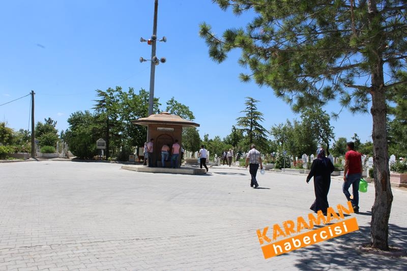 Karaman'da,Bayram Öncesi Mezarlık Ziyareti 11