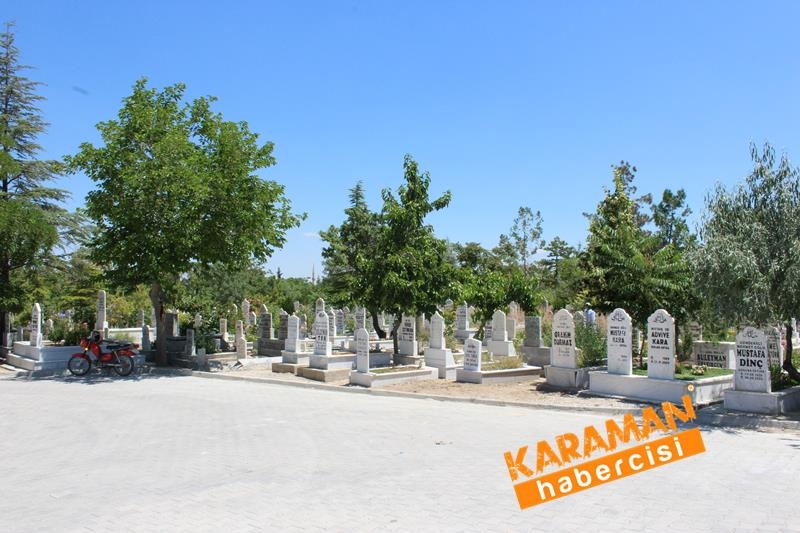 Karaman'da,Bayram Öncesi Mezarlık Ziyareti 12