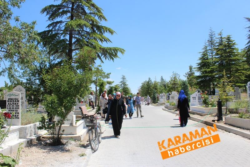 Karaman'da,Bayram Öncesi Mezarlık Ziyareti 13