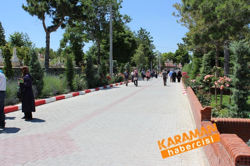 Karaman'da,Bayram Öncesi Mezarlık Ziyareti 2