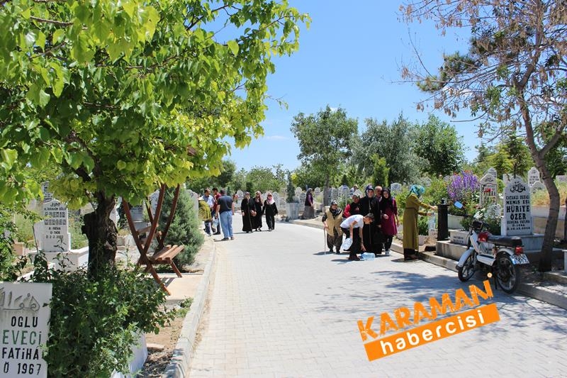 Karaman'da,Bayram Öncesi Mezarlık Ziyareti 23