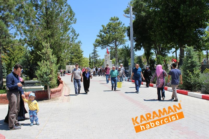 Karaman'da,Bayram Öncesi Mezarlık Ziyareti 5