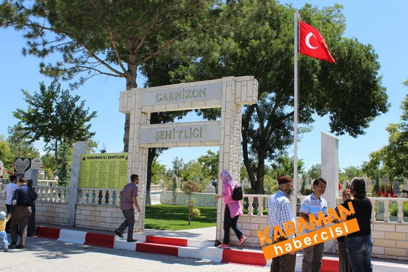 Karaman'da,Bayram Öncesi Mezarlık Ziyareti 7