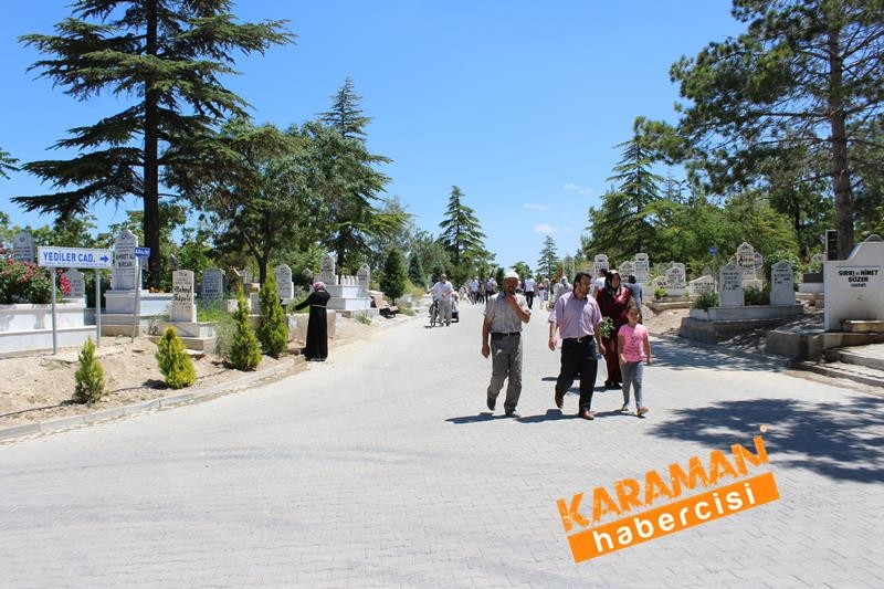 Karaman'da,Bayram Öncesi Mezarlık Ziyareti 9
