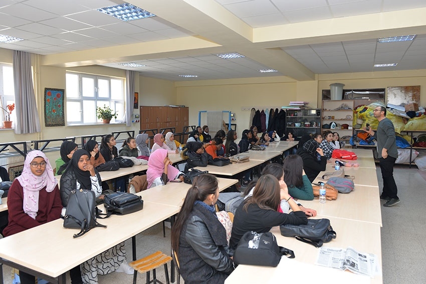 Yabancı Uyruklu Öğrenciler "Ebru"ile Tanıştılar 1