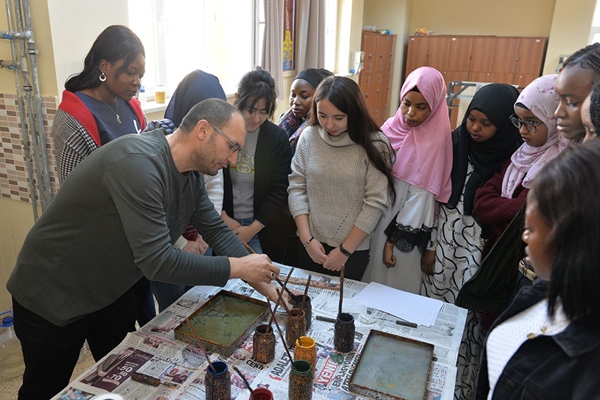 Yabancı Uyruklu Öğrenciler "Ebru"ile Tanıştılar 2