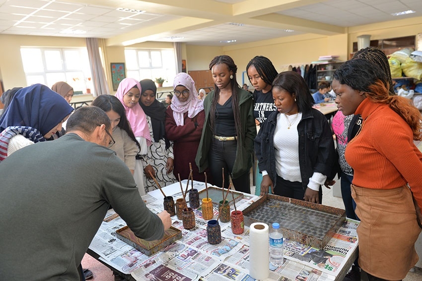 Yabancı Uyruklu Öğrenciler "Ebru"ile Tanıştılar 7