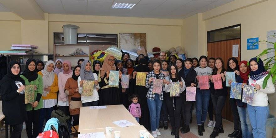 Yabancı Uyruklu Öğrenciler "Ebru"ile Tanıştılar