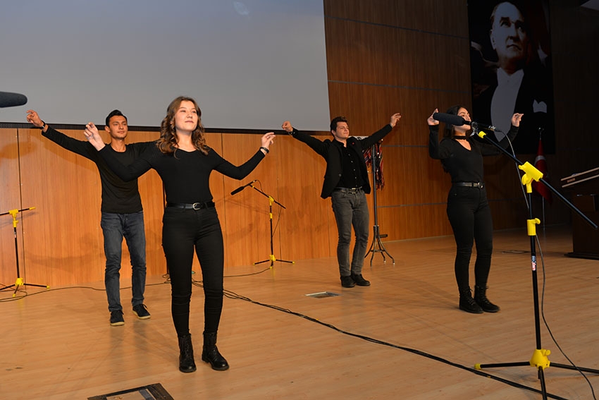 Zamsalak KMÜ'de sahne aldı 10