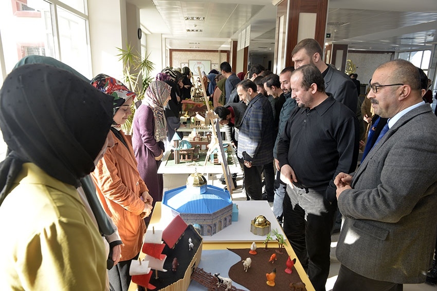 KMÜ İslami İlimler Fakültesi Öğrencilerinden El Sanatları Sergisi 20