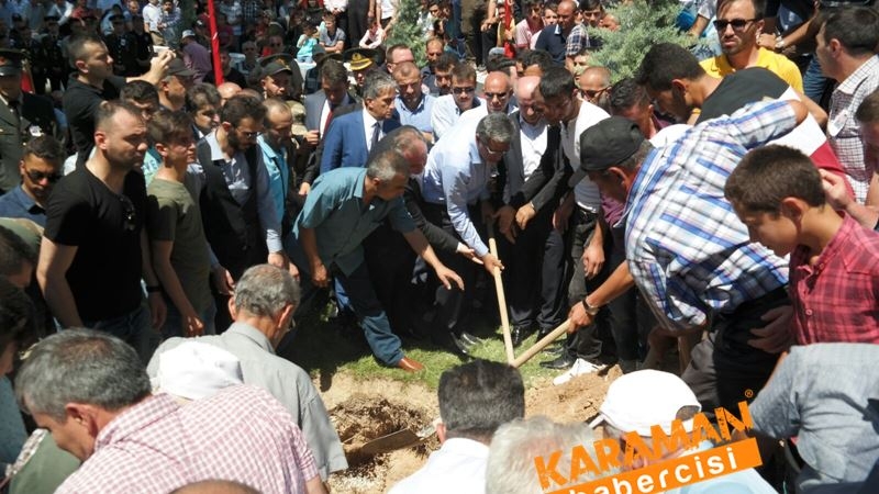 Karamanlı Şehidi Binlerce Kişi Uğurladı 203