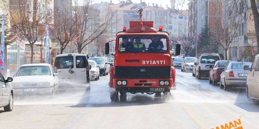 Karaman Belediyesi Yol ve Parklarda Çalışıyor
