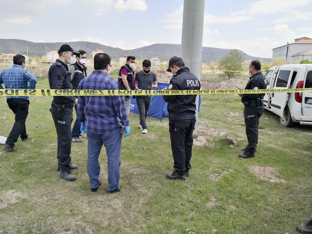 Aksaray'da Kendini Yakan Gencin Cesedi Bulundu 8