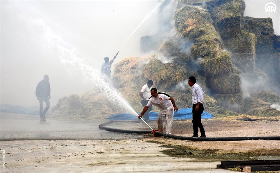 Aksaray'da Yem Fabrikası Yangını 19