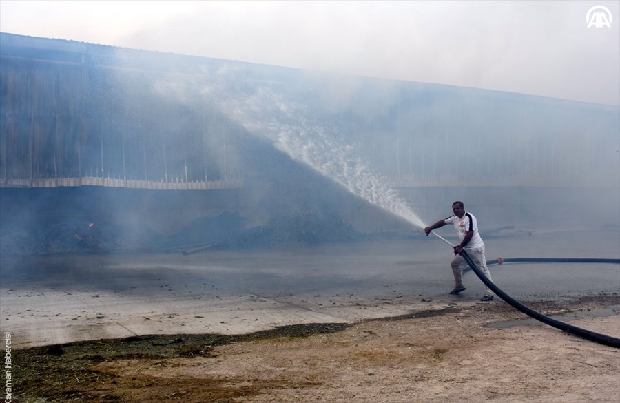 Aksaray'da Yem Fabrikası Yangını 21