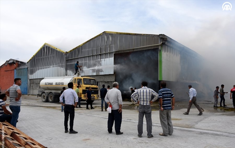 Aksaray'da Yem Fabrikası Yangını 24