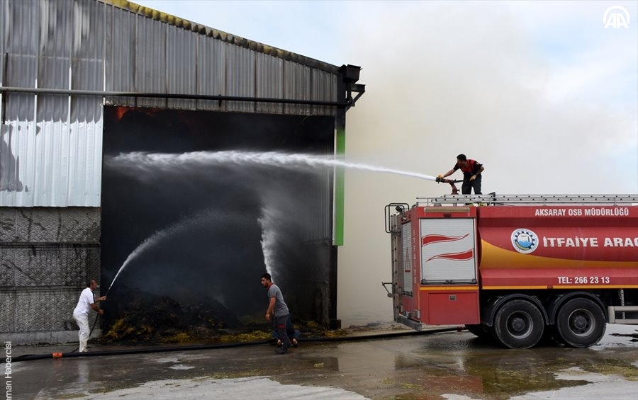 Aksaray'da Yem Fabrikası Yangını 26